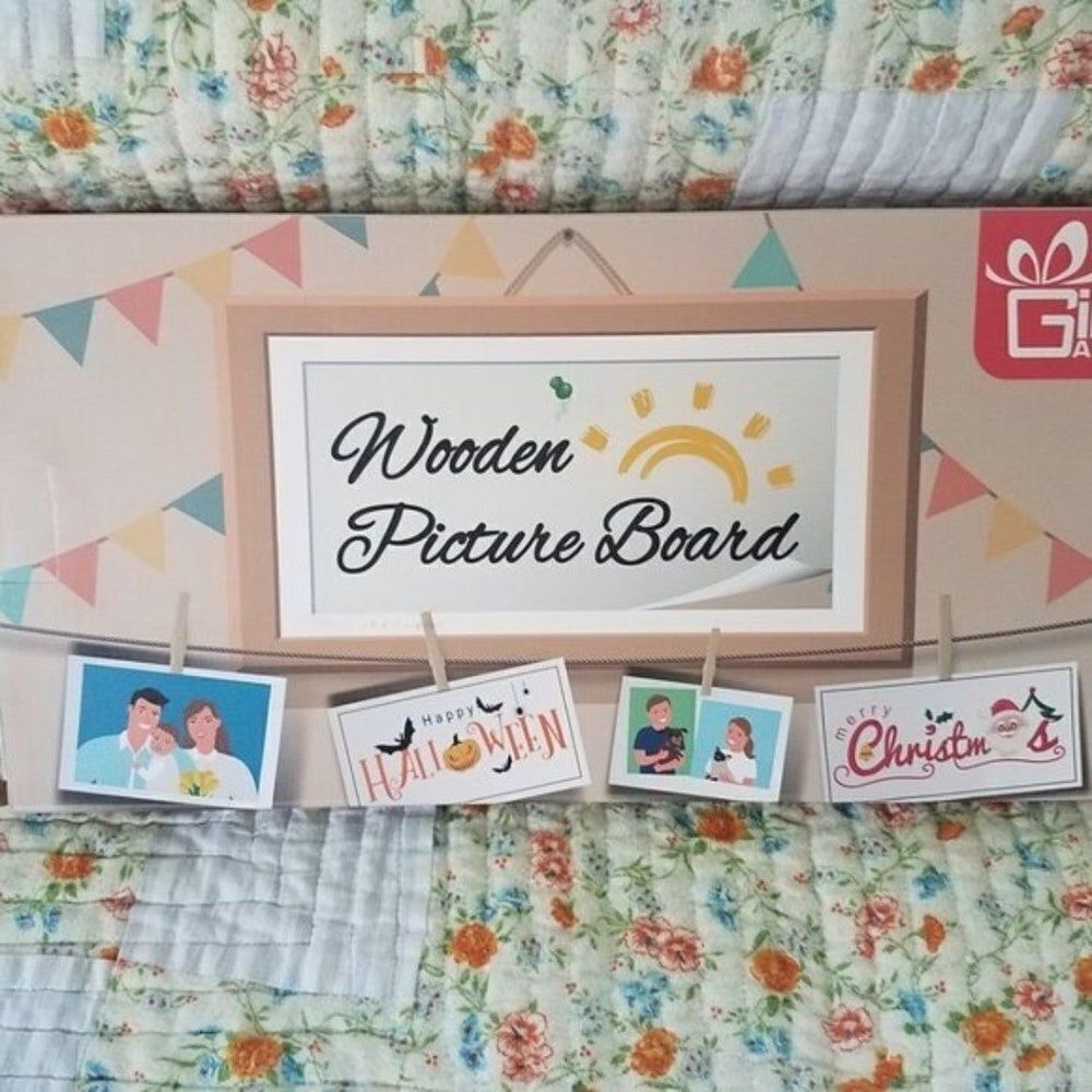 Wooden Picture Display Frame Board 14 Signs, Leaves, Mini Clothes Pins, Rope